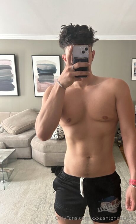 Nagie wyciekłe zdjęcie OnlyFans od Ashtonadamsx