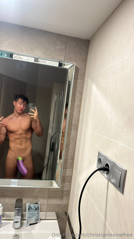 Christianlevine Straight