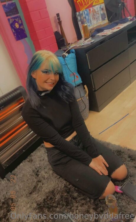 Nagie wyciekłe zdjęcie OnlyFans od Honeybvddafree