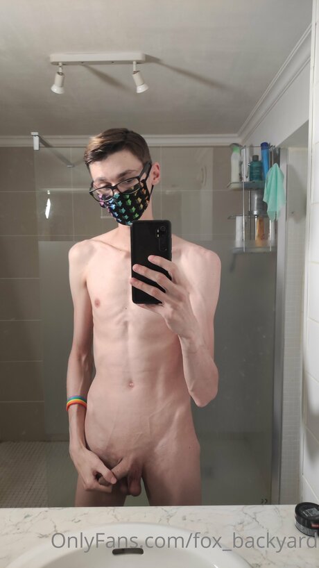Nagie wyciekłe zdjęcie OnlyFans od Fox Backyard