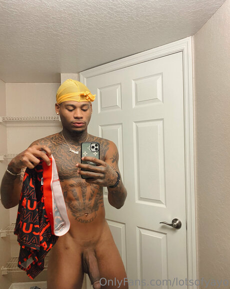 Nagie wyciekłe zdjęcie OnlyFans od Lotsofyayo