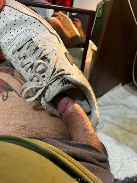 Nagie wyciekłe zdjęcie OnlyFans od Sneakerboymx