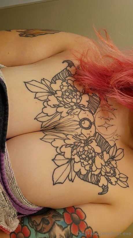 Bigtiddygothmommyuwu