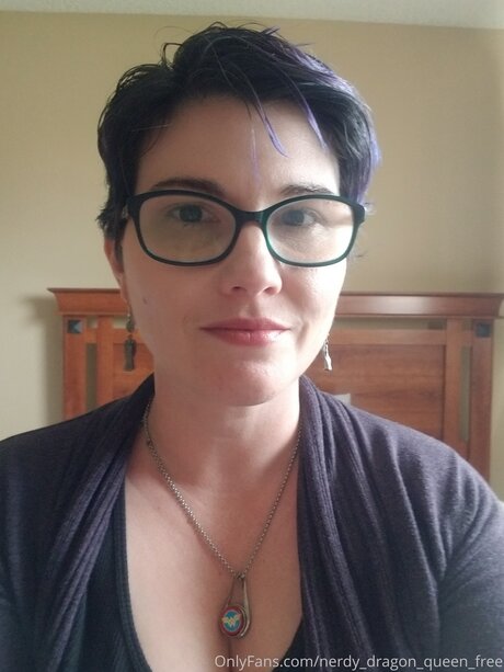 Nagie wyciekłe zdjęcie OnlyFans od Nerdy Dragon Queen Free