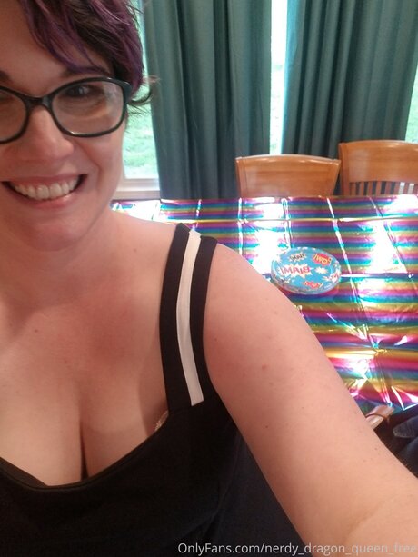 Nagie wyciekłe zdjęcie OnlyFans od Nerdy Dragon Queen Free