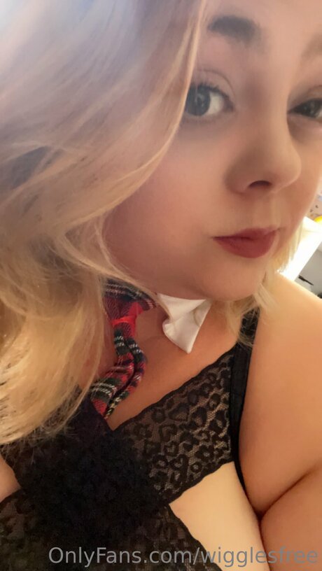 Nagie wyciekłe zdjęcie OnlyFans od Wigglesfree