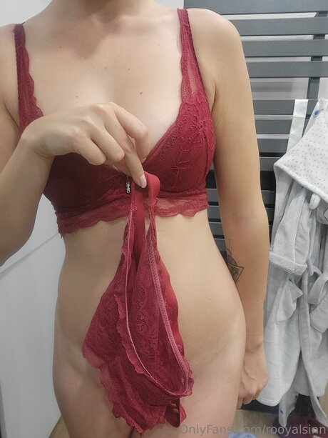 Nagie wyciekłe zdjęcie OnlyFans od Rooyalsinn