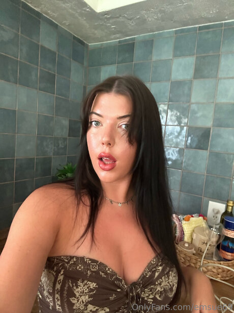 Nagie wyciekłe zdjęcie OnlyFans od Emsue69