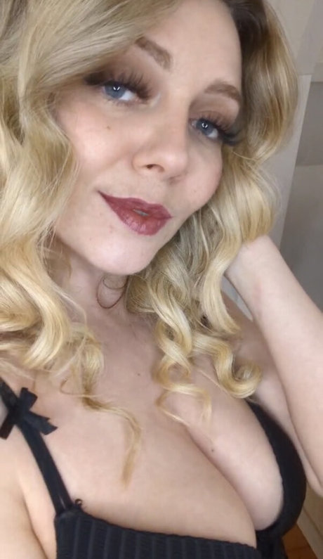 Nagie wyciekłe zdjęcie OnlyFans od Aurora Indica