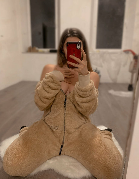 Nagie wyciekłe zdjęcie OnlyFans od Blondieasmr