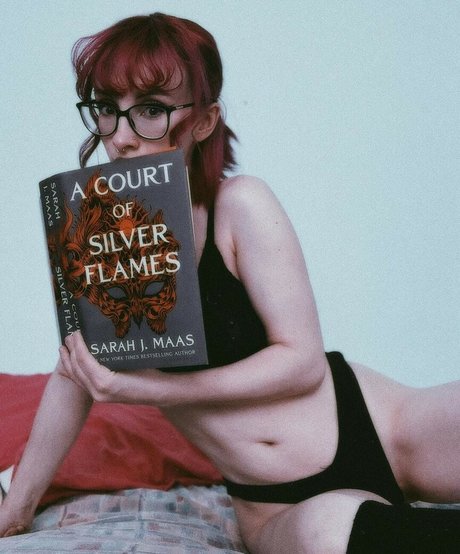 Nagie wyciekłe zdjęcie OnlyFans od Givemethespooks