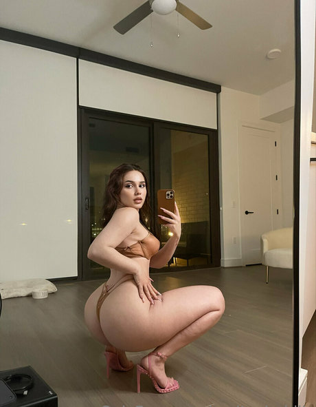 Nagie wyciekłe zdjęcie OnlyFans od Realtaylerhills