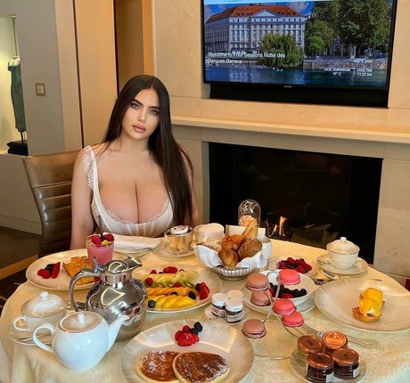 Nagie wyciekłe zdjęcie OnlyFans od Noure Sahli