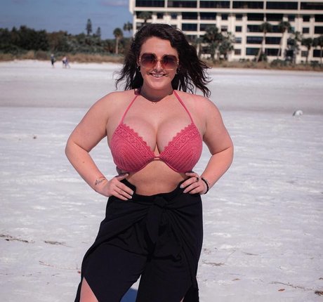Nagie wyciekłe zdjęcie OnlyFans od Littlebarbellbimbo