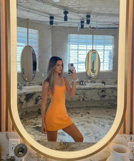 Nagie wyciekłe zdjęcie OnlyFans od Adriatiles