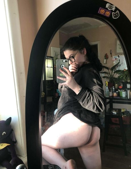 Nagie wyciekłe zdjęcie OnlyFans od Periodpriestess