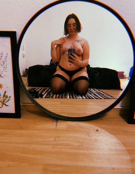Nagie wyciekłe zdjęcie OnlyFans od Marypoppy