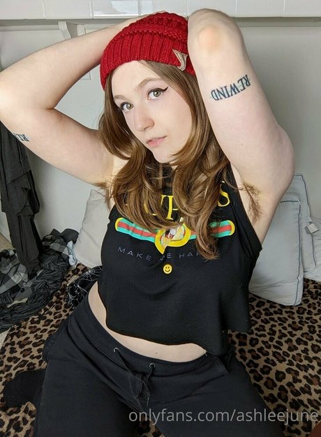 Nagie wyciekłe zdjęcie OnlyFans od Ashleejune