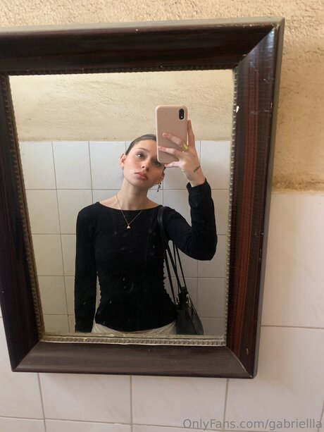 Nagie wyciekłe zdjęcie OnlyFans od Gabriellla