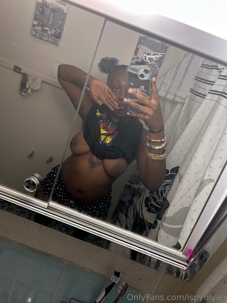 Nagie wyciekłe zdjęcie OnlyFans od Ispyniyaa