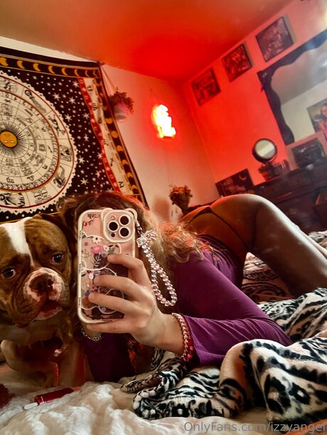 Nagie wyciekłe zdjęcie OnlyFans od Izzyangel