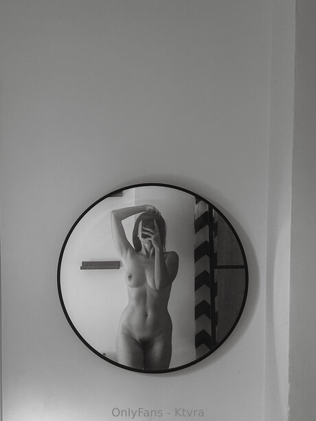 Nagie wyciekłe zdjęcie OnlyFans od Ktvra
