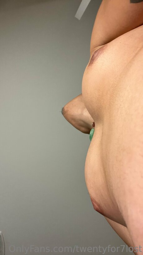 Nagie wyciekłe zdjęcie OnlyFans od Twentyfor7lost
