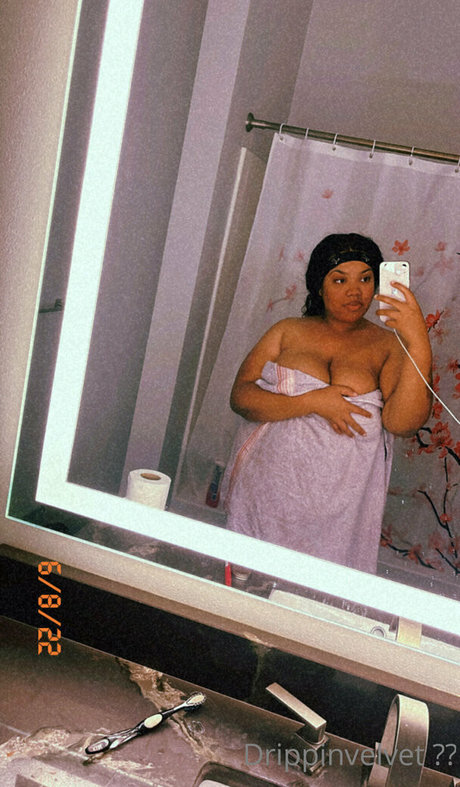 Nagie wyciekłe zdjęcie OnlyFans od Drippinvelvet