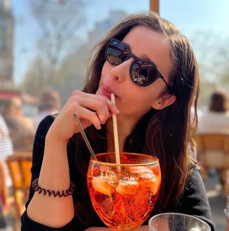 Nagie wyciekłe zdjęcie OnlyFans od Holly Earl