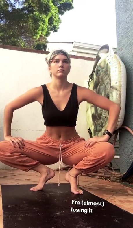 Nagie wyciekłe zdjęcie OnlyFans od Chloe East