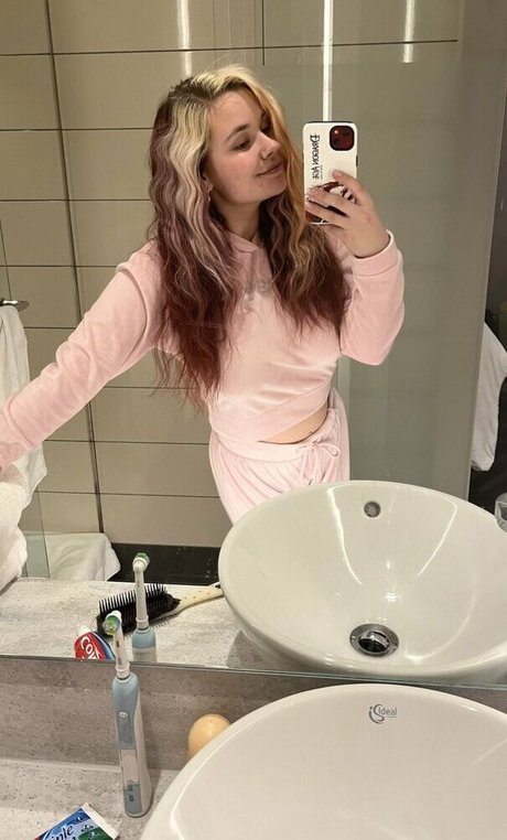 Nagie wyciekłe zdjęcie OnlyFans od Dog Biscuits