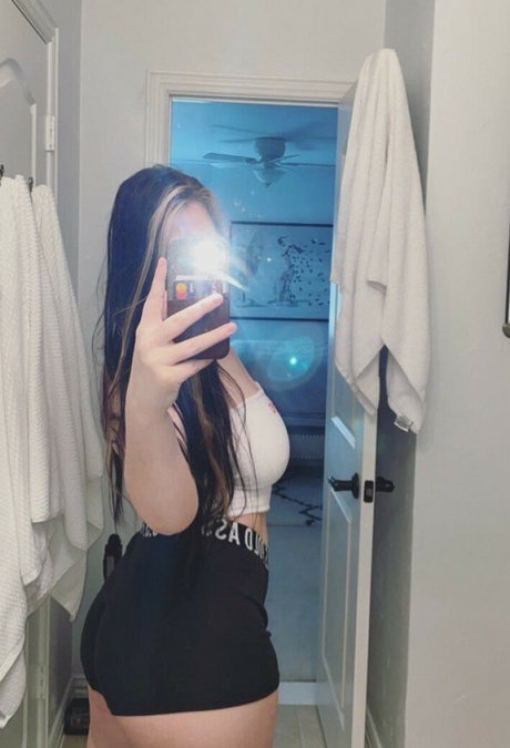 Nagie wyciekłe zdjęcie OnlyFans od Slightlycunty