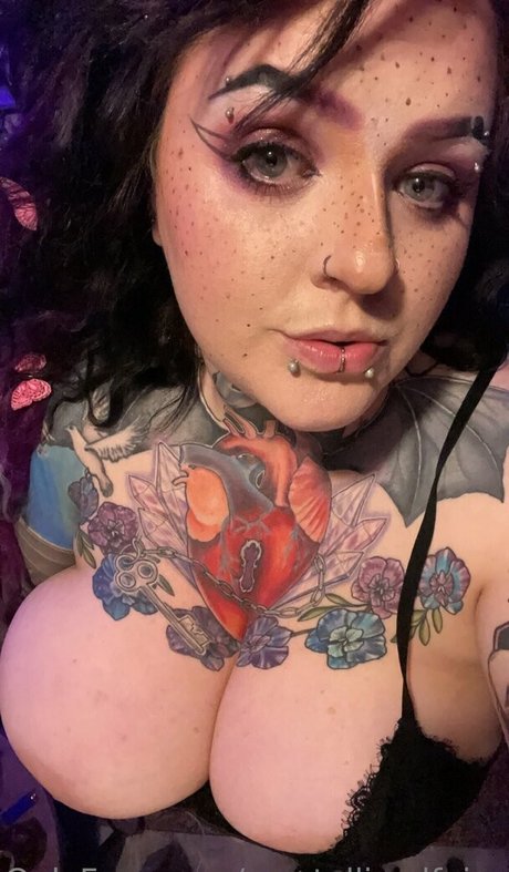 Nagie wyciekłe zdjęcie OnlyFans od Crystallizedfairy
