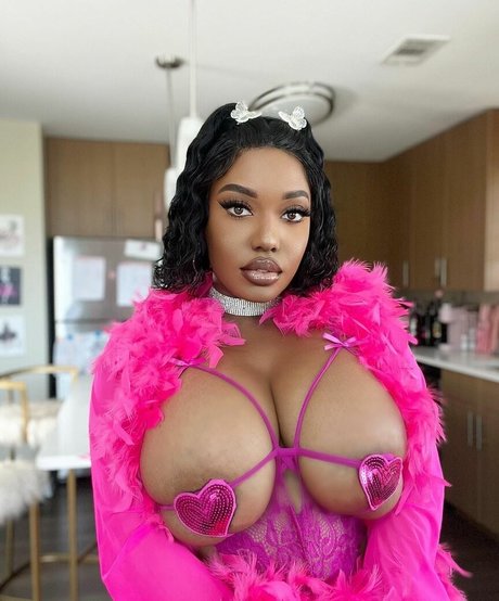 Nagie wyciekłe zdjęcie OnlyFans od Chawanda Love