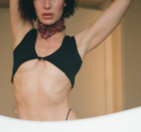 Nagie wyciekłe zdjęcie OnlyFans od Lauren Bonner