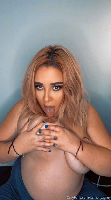 Mollygrey_previews