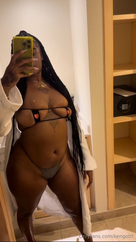 Nagie wyciekłe zdjęcie OnlyFans od Kengotti