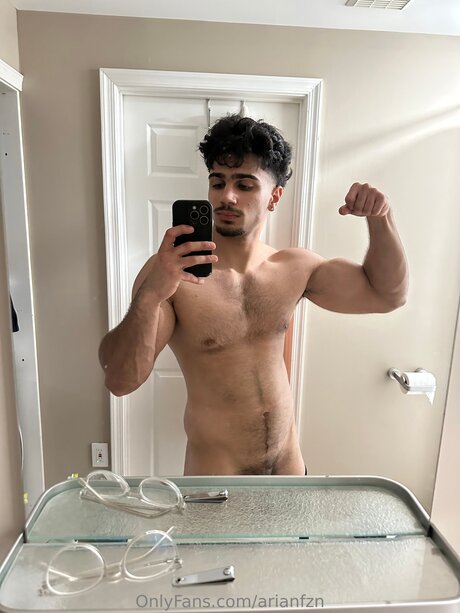 Nagie wyciekłe zdjęcie OnlyFans od Arianfzn
