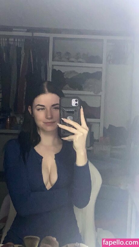 Nagie wyciekłe zdjęcie OnlyFans od Emileesilvey