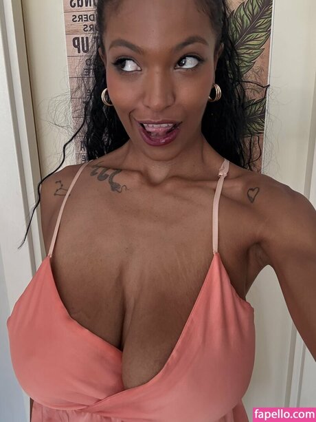 Nagie wyciekłe zdjęcie OnlyFans od Itszurihill