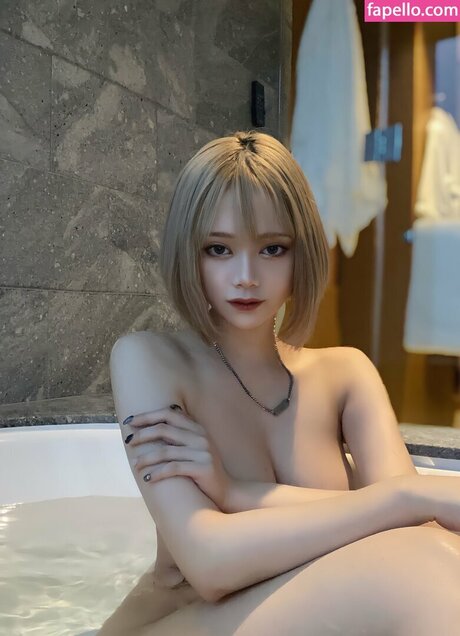 Nagie wyciekłe zdjęcie OnlyFans od Yuriyuri Fanclub