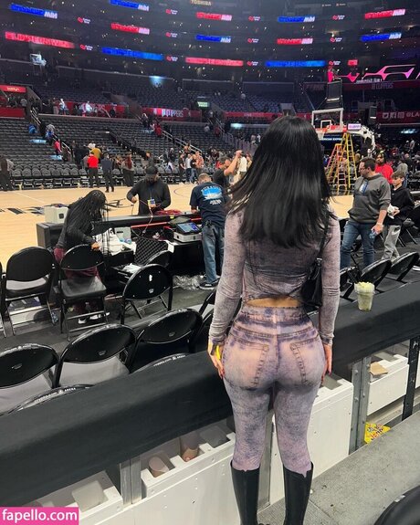 Nagie wyciekłe zdjęcie OnlyFans od Leah Kateb