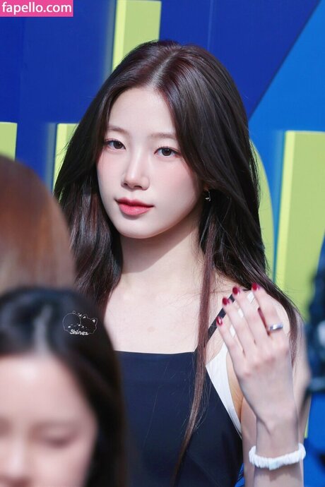 Kazuha Nakamura 中村 一葉