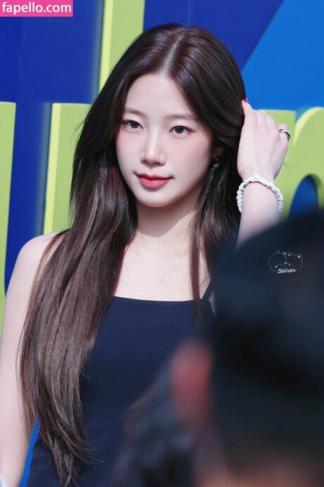 Kazuha Nakamura 中村 一葉