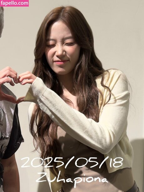 Kazuha Nakamura 中村 一葉