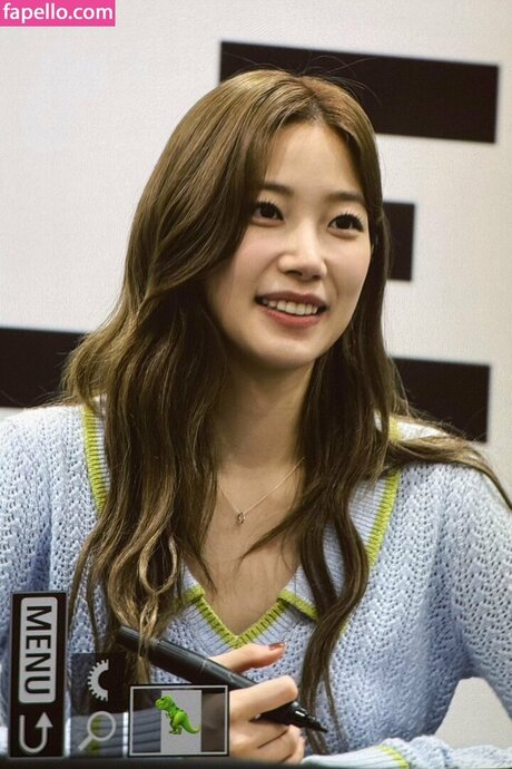 Kazuha Nakamura 中村 一葉