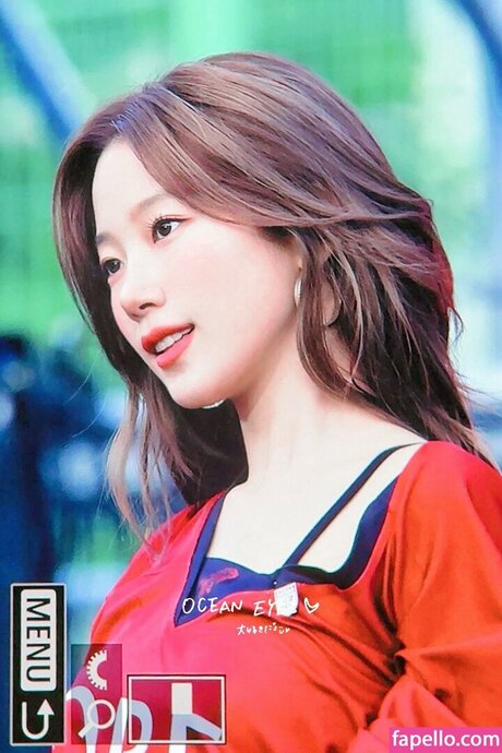 Kazuha Nakamura 中村 一葉