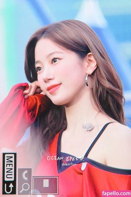 Kazuha Nakamura 中村 一葉