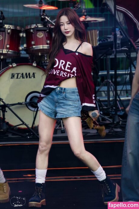 Kazuha Nakamura 中村 一葉