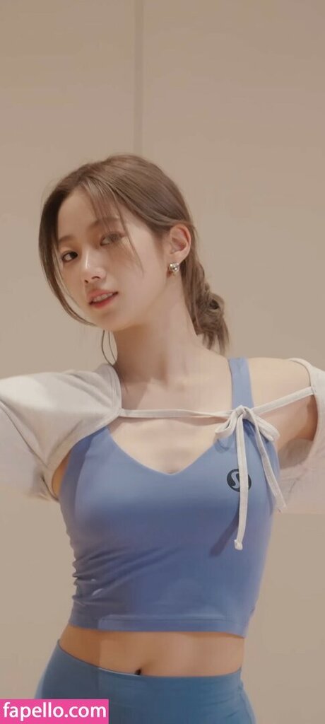 Kazuha Nakamura 中村 一葉